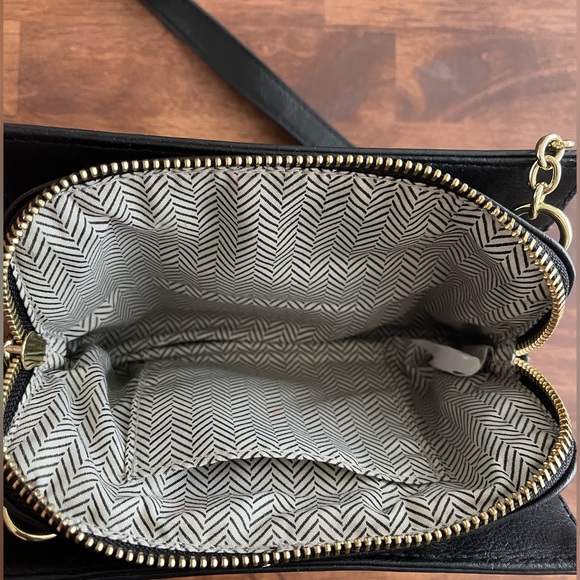 Steve Madden wallet with straps - Picture 3 of 6